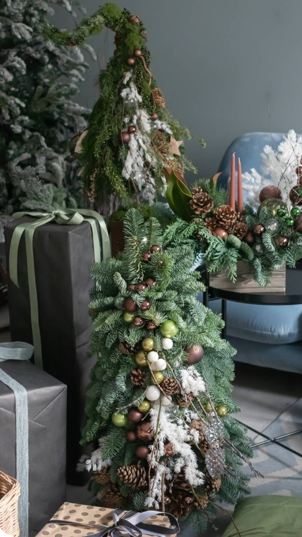 CHRISTMAS TREE WORKSHOP