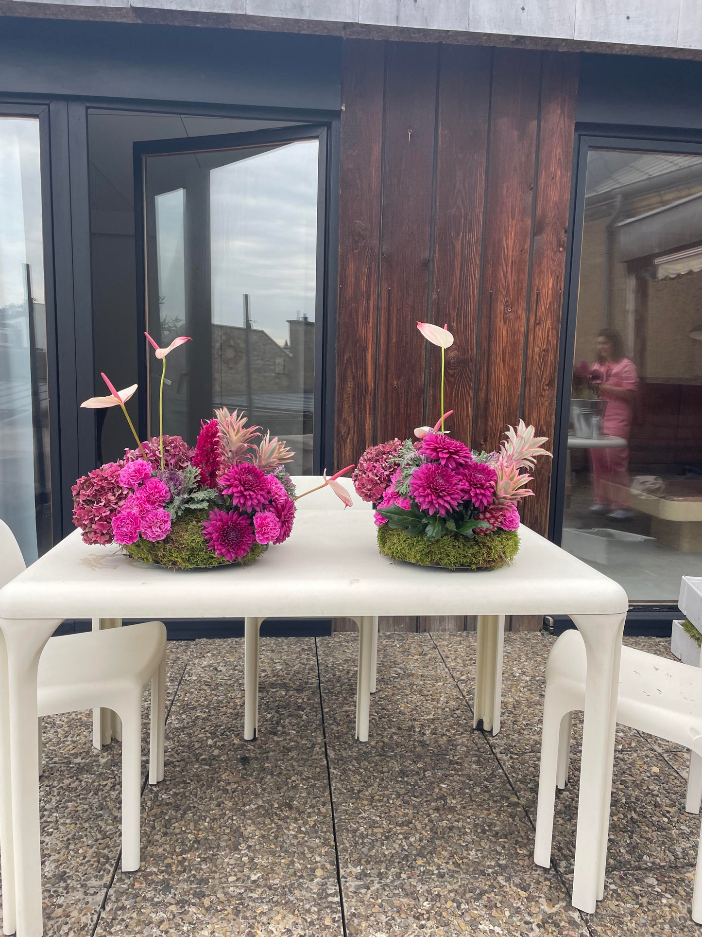 SIGNATURE FLORAL SCULPTURE